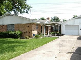 3506 Woodcrest Dr, Baytown, TX 77521