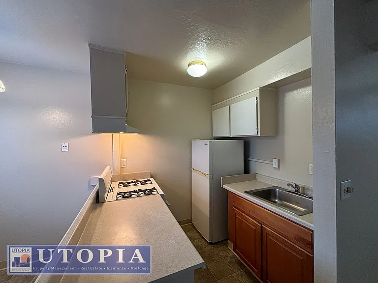 110 Kaye St #11 — Photo 1