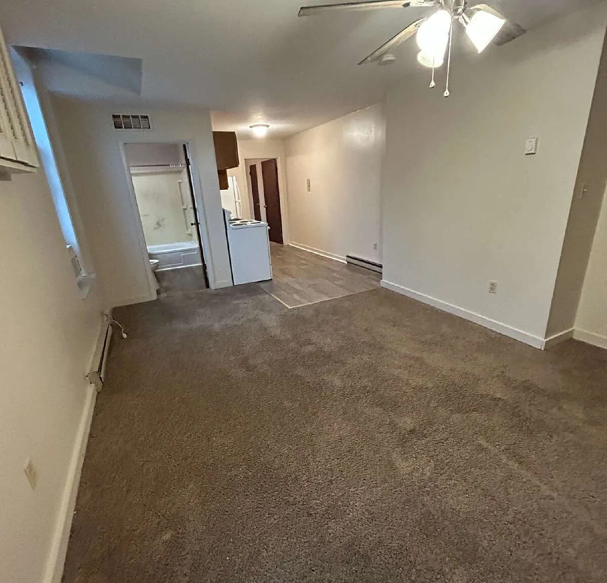 1 bed, 1.0 bath, $995 — Photo 2