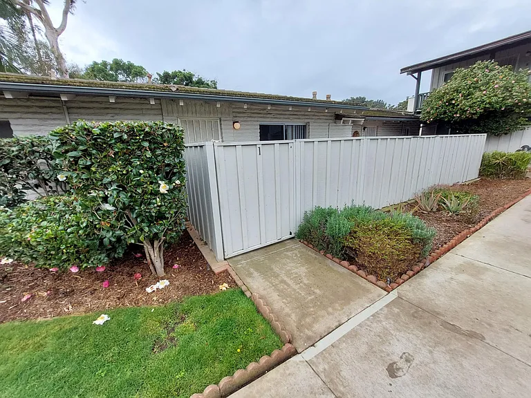 3080 Lincoln St — Photo 10
