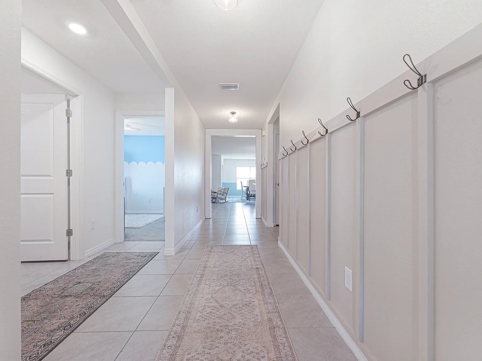 3 bed, 1672 sqft, $2,250 — Photo 2