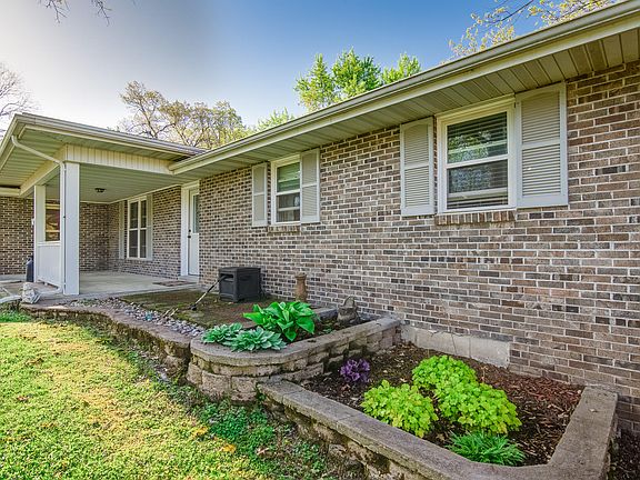3rd image of 2501 Cheryl Dr