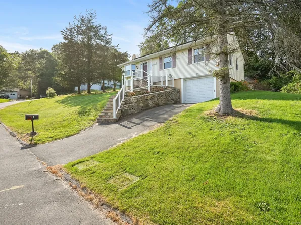 8 Rain Dance Circle, Naugatuck, CT 06770
