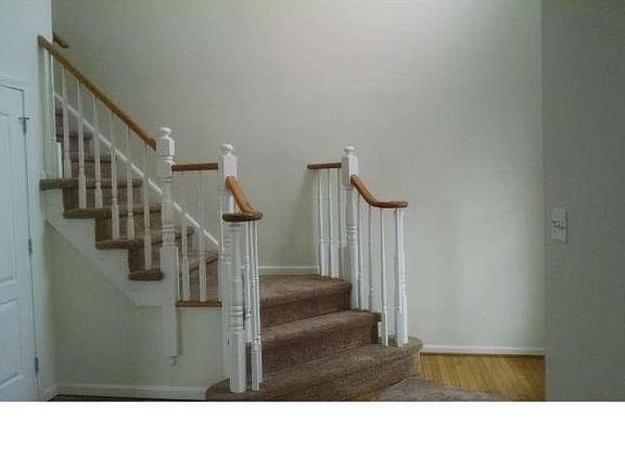 5th image of 601 Cypress Ln