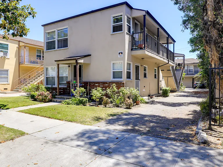 212 W Elk Ave #2 — Photo 1