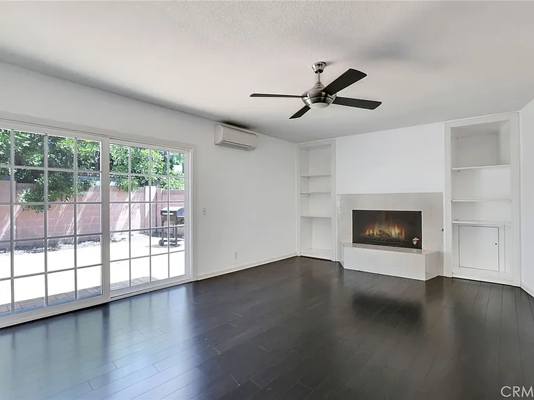 1015 E Walnut Ave — Photo 22