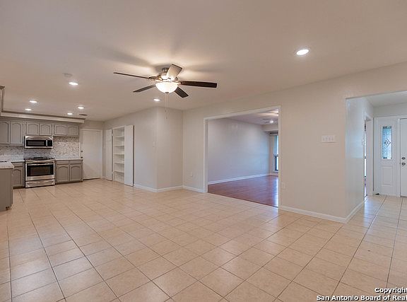 4th image of 222 Cloudmont Dr