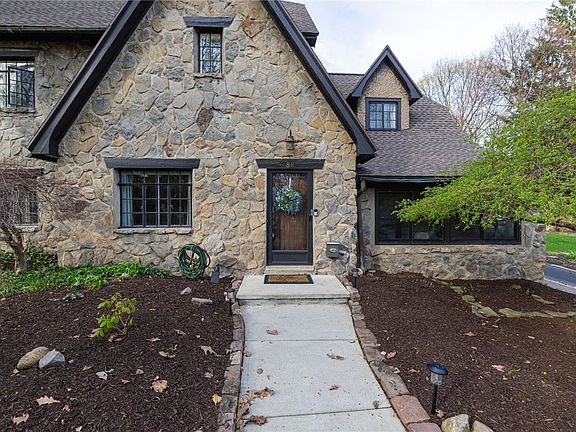 2nd image of 86 Chadbourne Rd