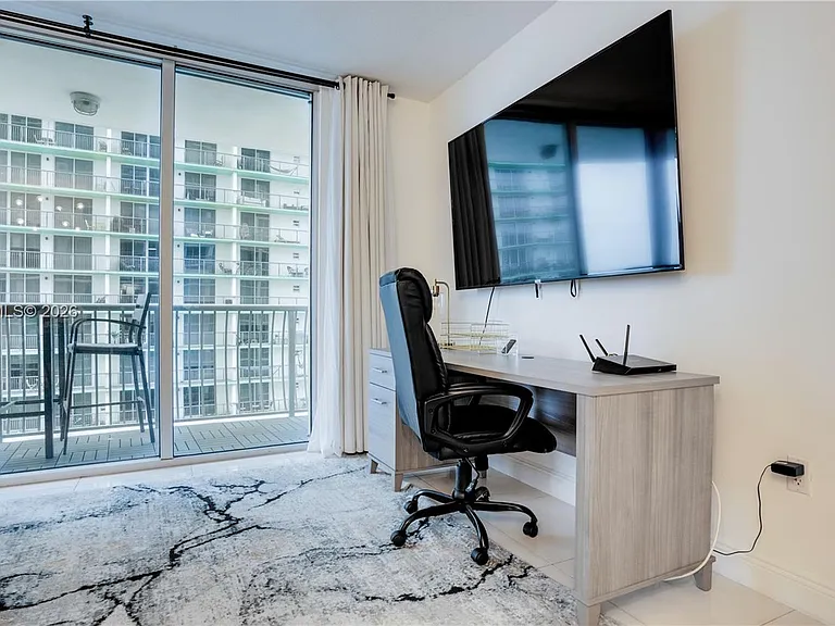 1750 N Bayshore #2507 — Photo 8