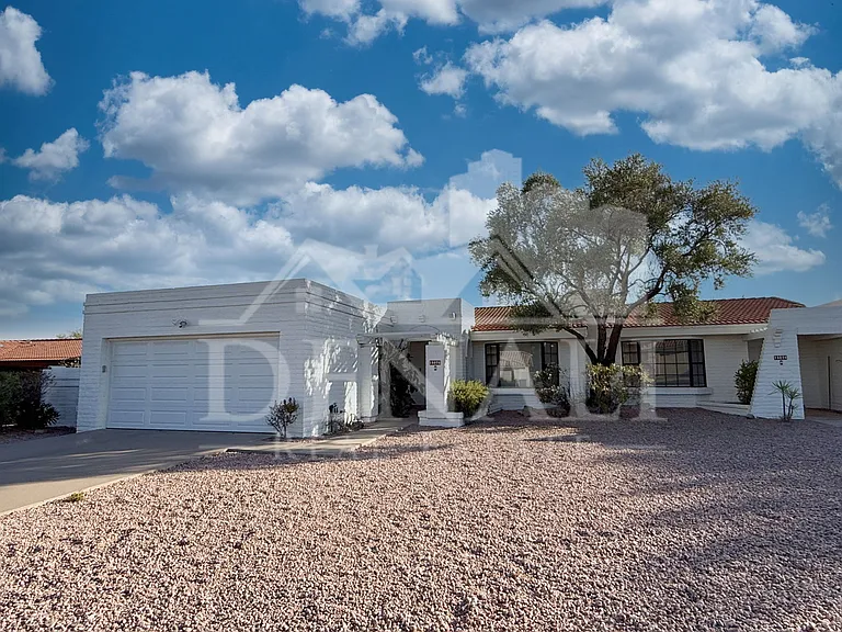 15076 N Escondido Dr #B — Photo 1