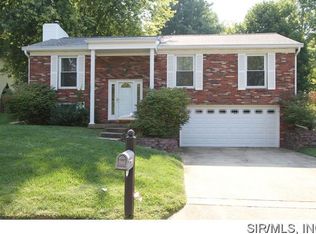 39 Glendale Dr, Glen Carbon, IL