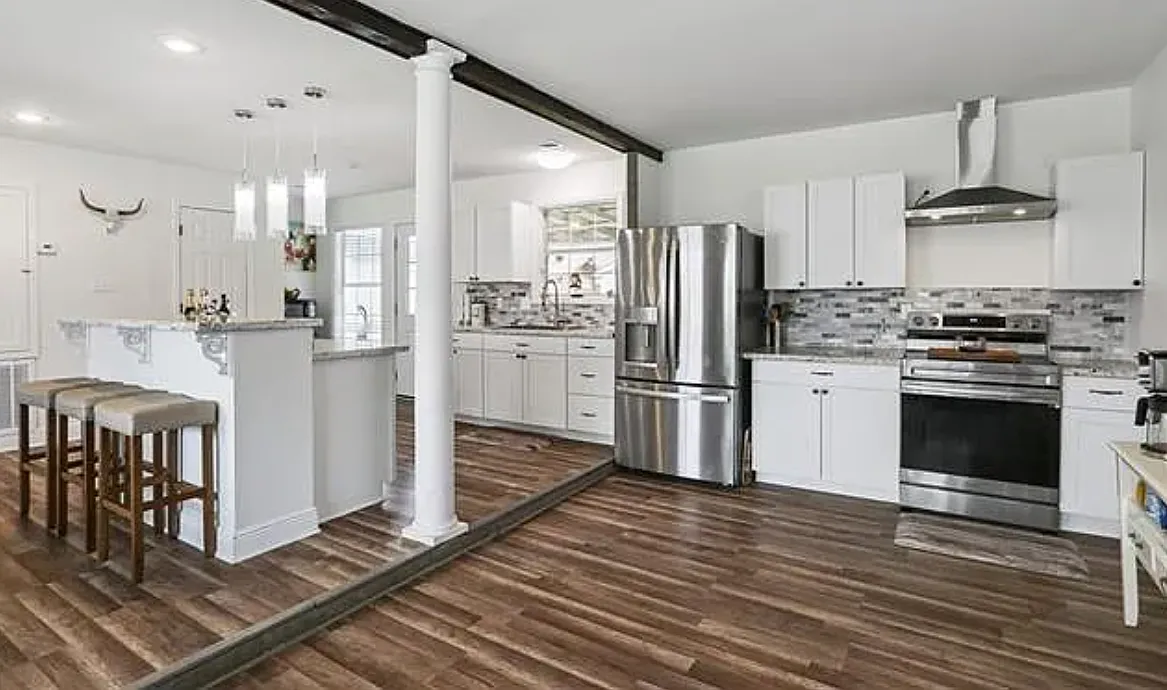 3 bed, 1255 sqft, $1,900 — Photo 4