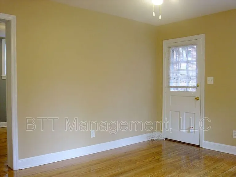 8405 Greenwood Ave #3 — Photo 6