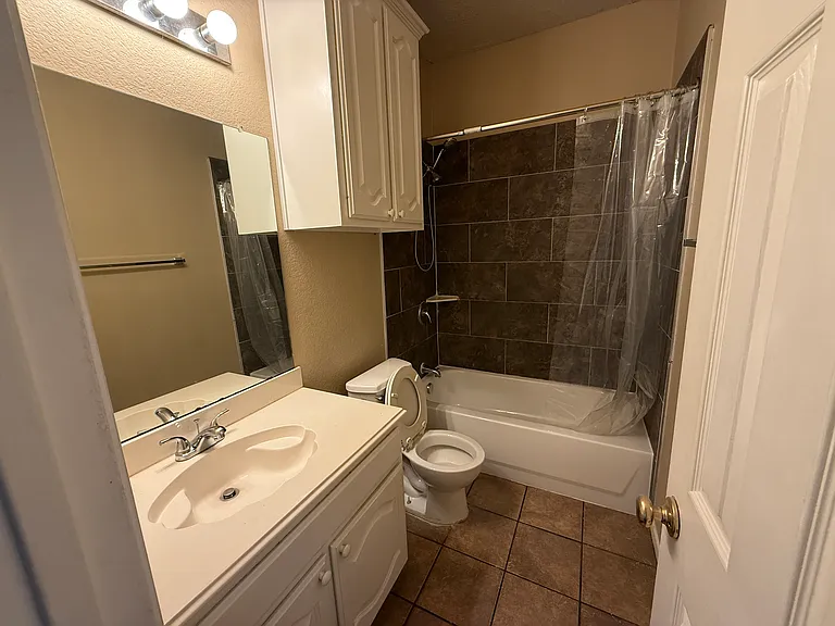 1460 Norfolk Ct — Photo 11