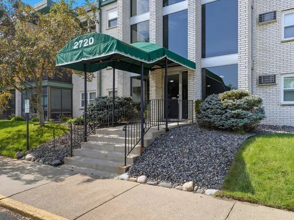 2720 Dale St N #C113, Roseville, MN 55113