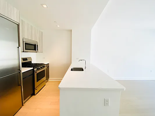 Rented by Aura Management | media 24