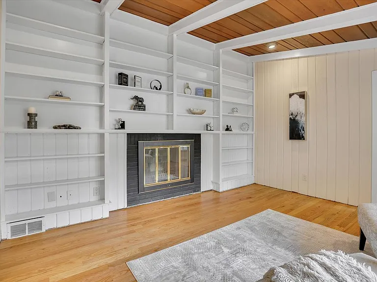 11 W Ridge Dr — Photo 32