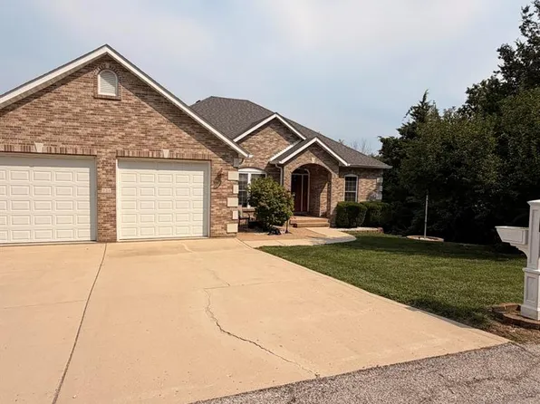 121 Cottonblossom Dr, Hillsboro, MO 63050