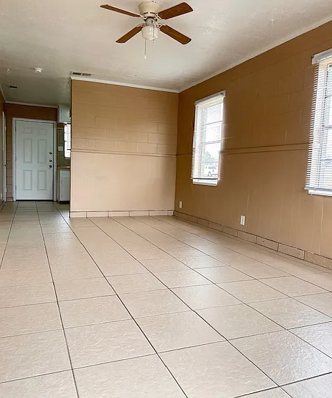 307 W Main St #1 — Photo 2