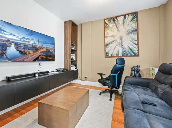 2154 60th Street image 14 of 29