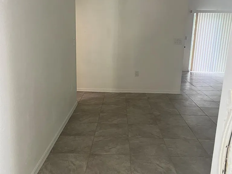 3422 NW 26th Ave — Photo 19