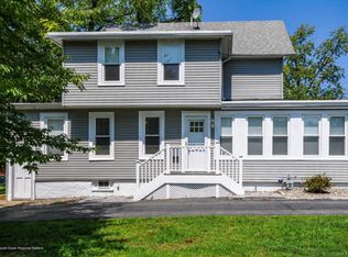 704 Holmdel Rd, Holmdel, NJ 07733