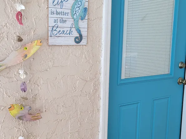 9501 117th St N #2, Seminole, FL 33772