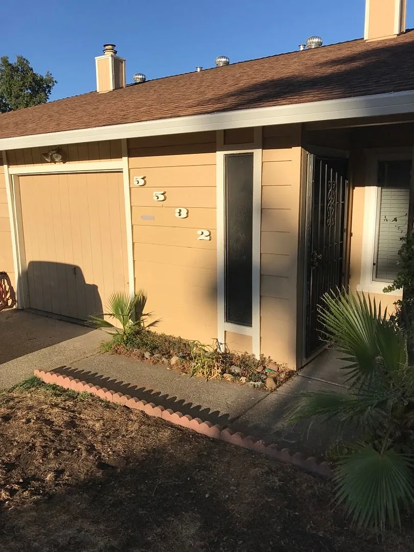 Fair Oaks 2bd/2ba Duplex with Garage — Photo 1