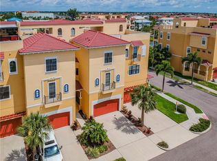 6421 Mayra Shores Ln, Apollo Beach, FL 33572