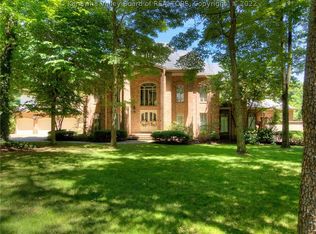 22 Woodclyffe Rd, Hurricane, WV 25526