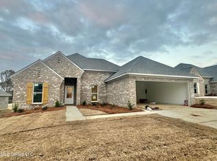 122 Southern Oak Way, Canton, MS 39046
