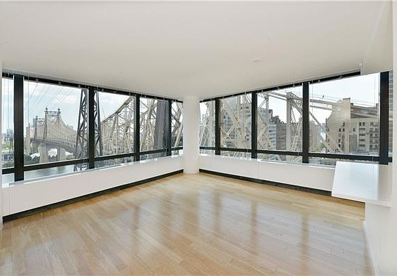 4th image of 1113 York Ave APT 3C