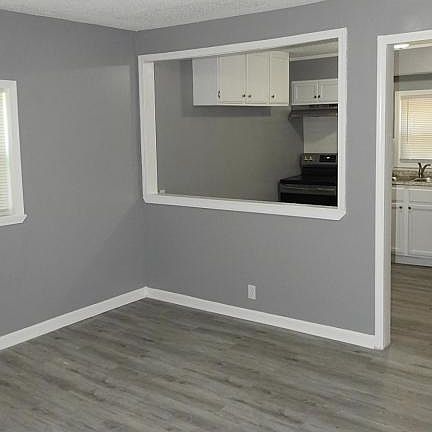3rd image of 23 E Pine St
