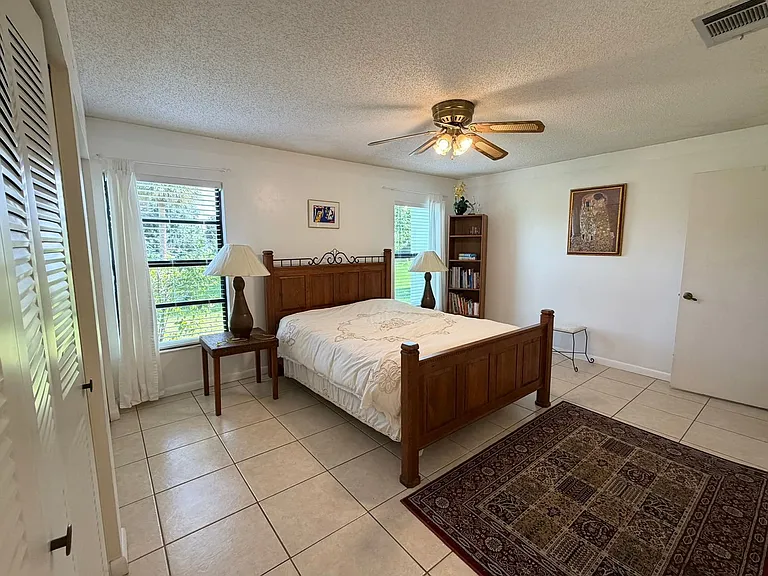 2570 Shadybranch Dr — Photo 16