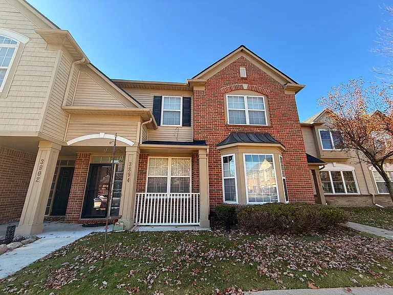 3894 Norwich Dr — Photo 2