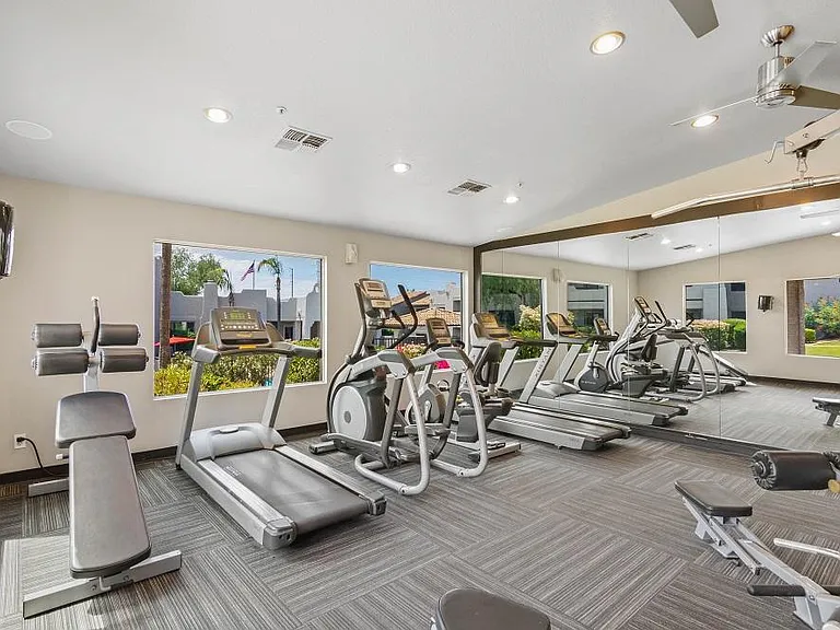 Cabrillo Apartments — Photo 21
