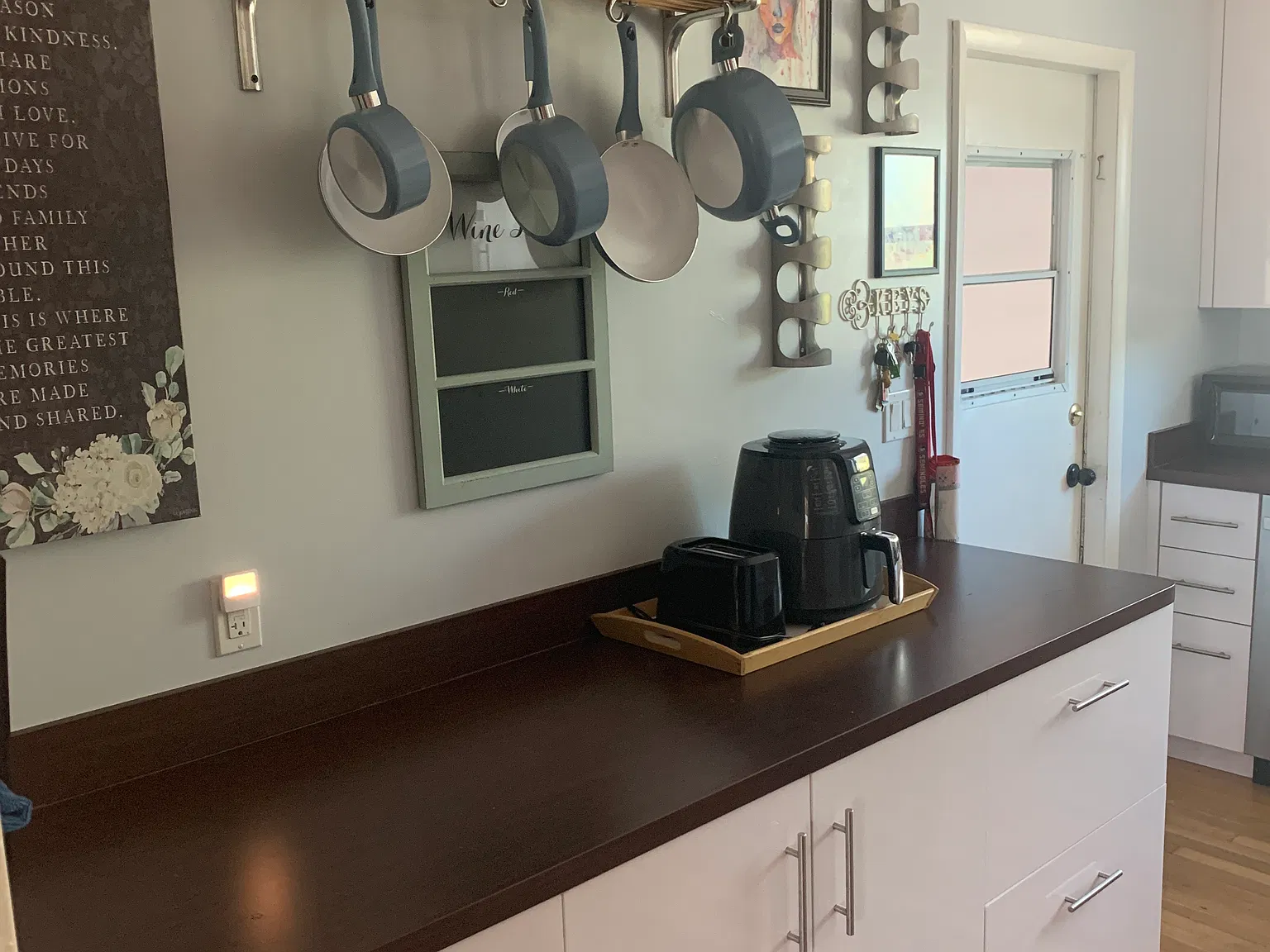 3 bed, 1317 sqft, $2,700 — Photo 3