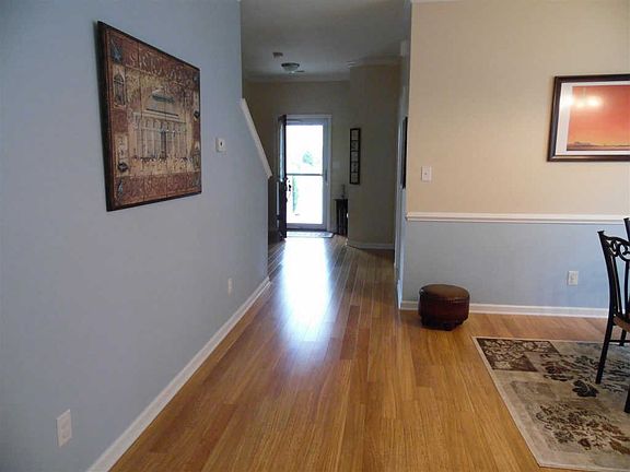 4th image of 203 Turnberry Cir