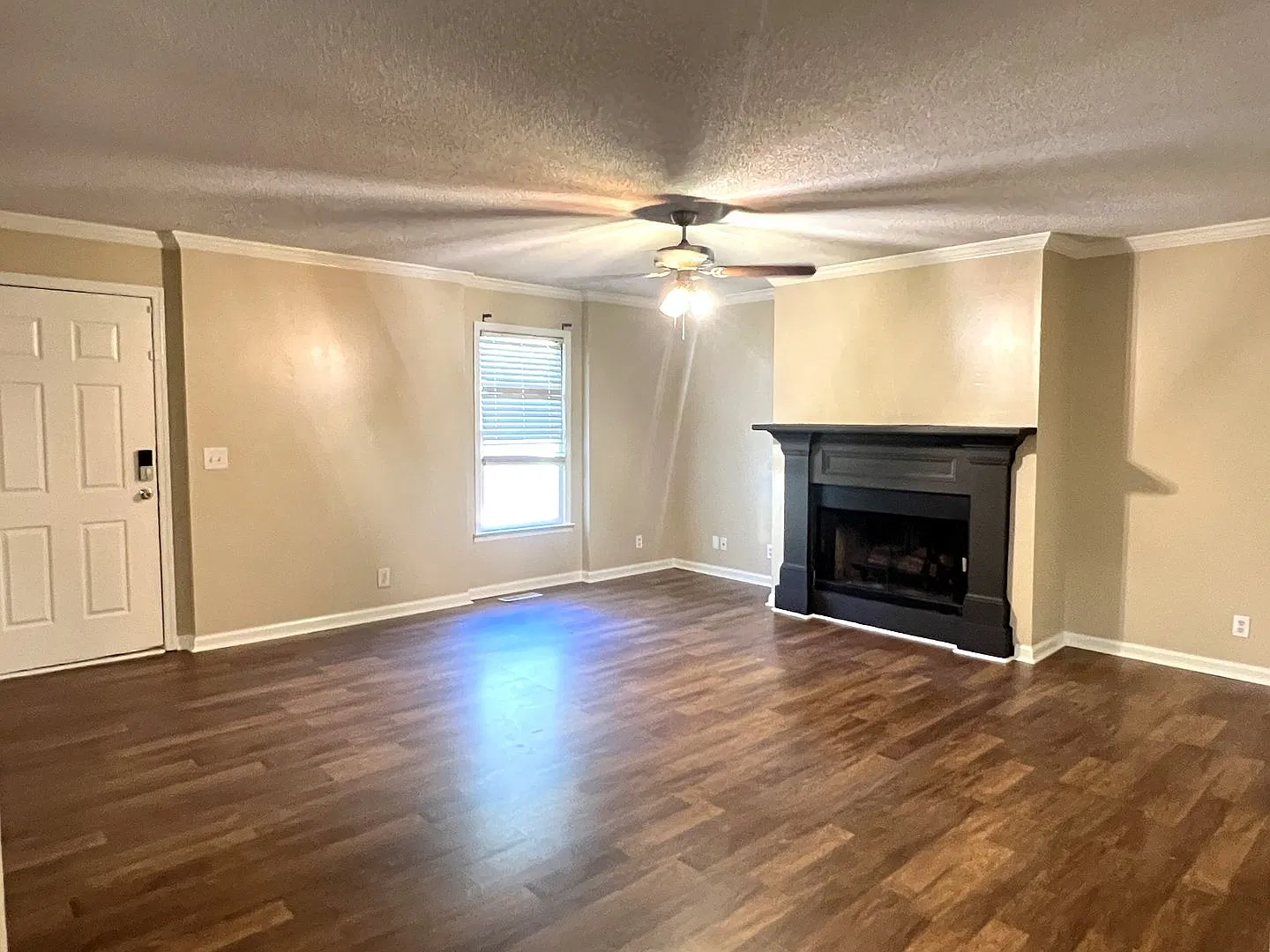 Cute Home in Lake Wildwood — Photo 4