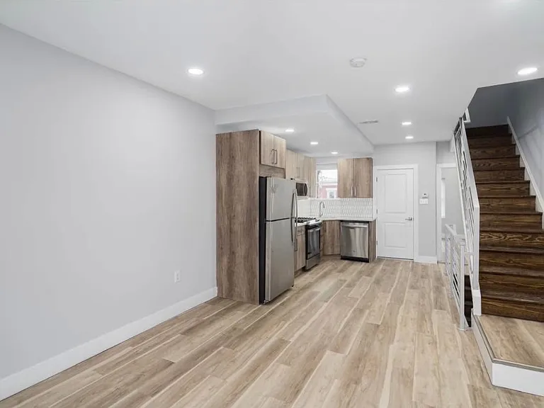 23 E Silver St #2 — Photo 9