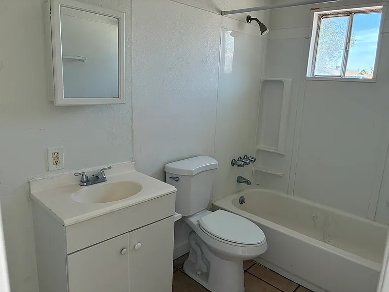509 N 40th Ave #2 — Photo 5