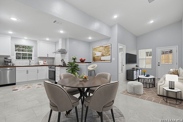 1st image of 1197 Chisolm Trl