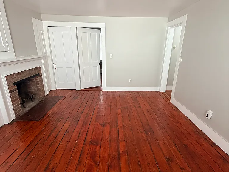 103 S Water St — Photo 2
