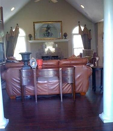 3rd image of 7075 Steeplechase Dr