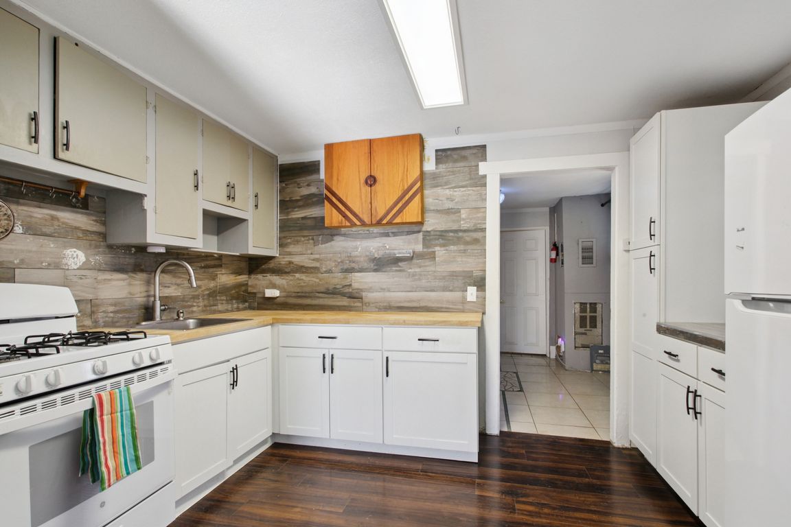 next background image