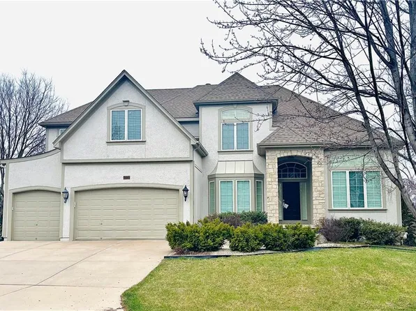 13232 Falmouth St, Leawood, KS 66209