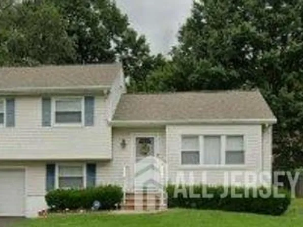 305 Skene Dr, South Plainfield, NJ 07080