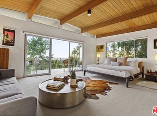 6426 Quebec Dr, Los Angeles, CA