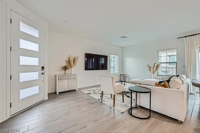 600 N Carriage Hill Dr #1201 — Photo 3