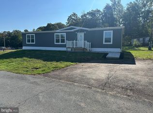 6 Evergreen Dr, Quakertown, PA 18951